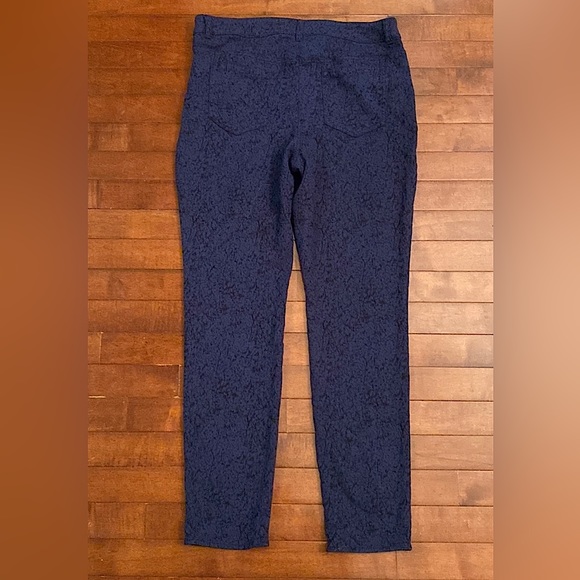 Chico’s Blue Black Print Jacquard Slim Straight Leg Stretch Pants Size Medium - Picture 5 of 11